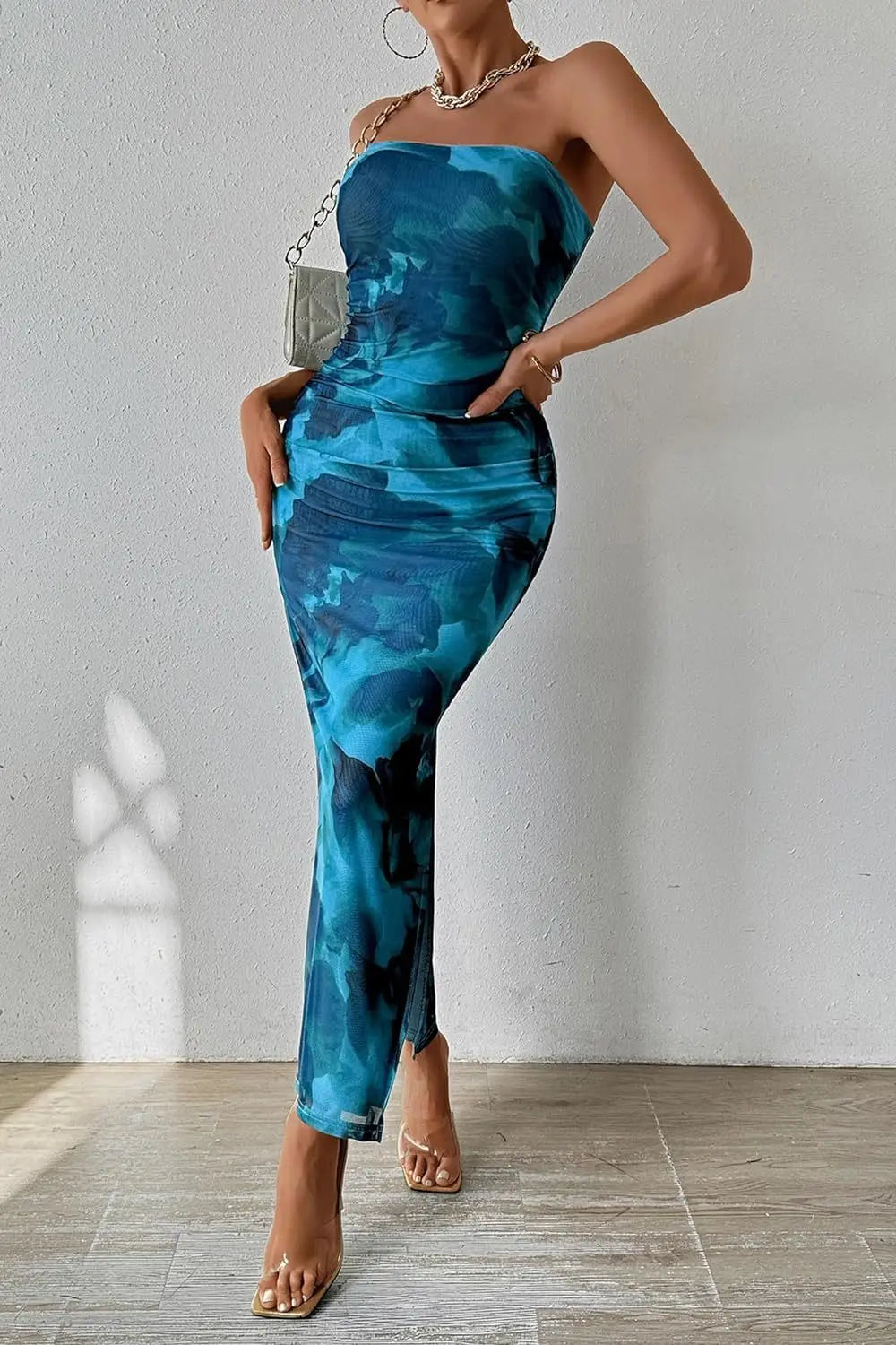 Sleeveless Chestless Hem Slit Dress