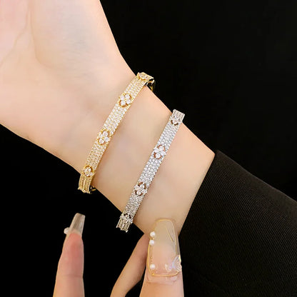 Shiny CZ Flower Open Bracelet