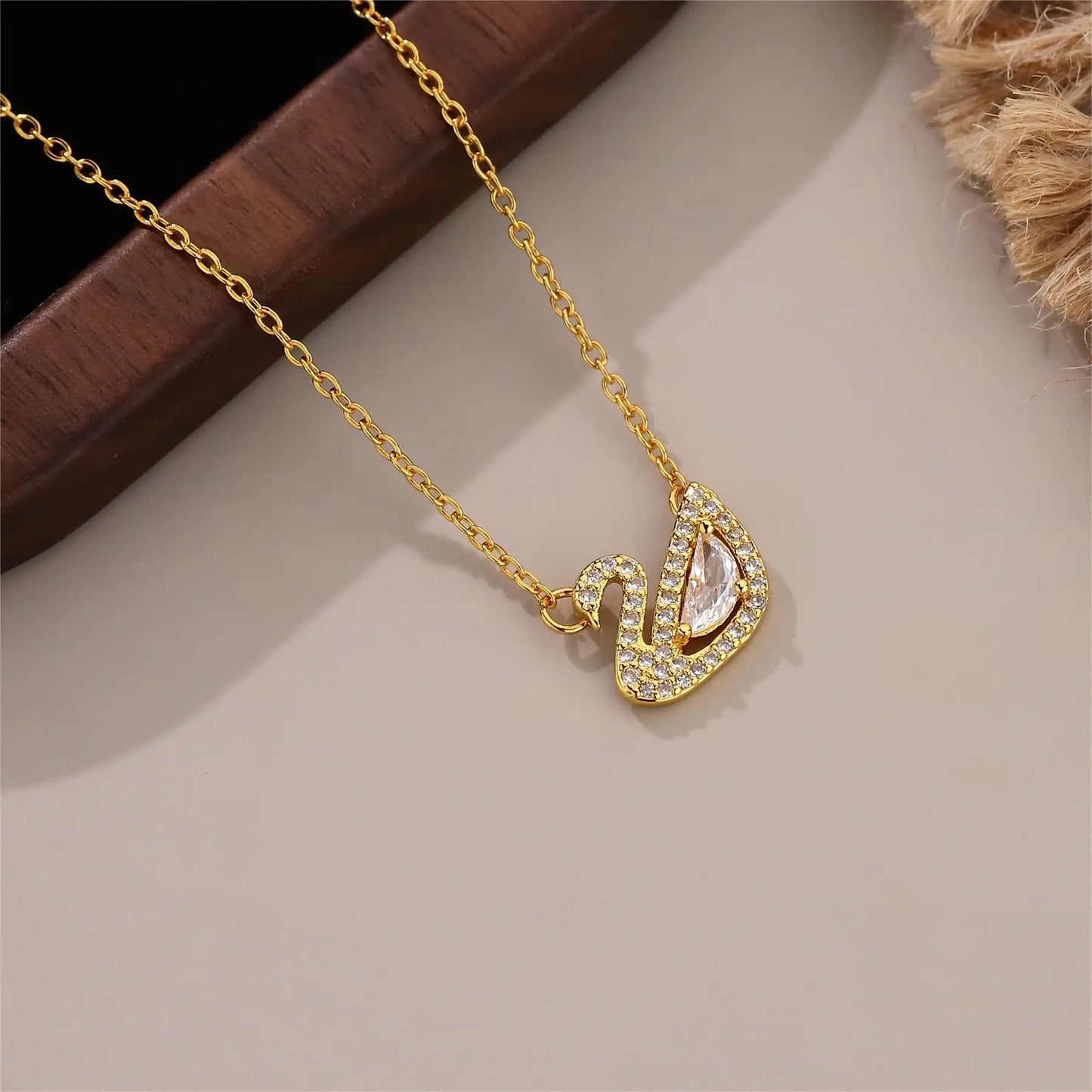 Luxury Swan Pendant Necklace