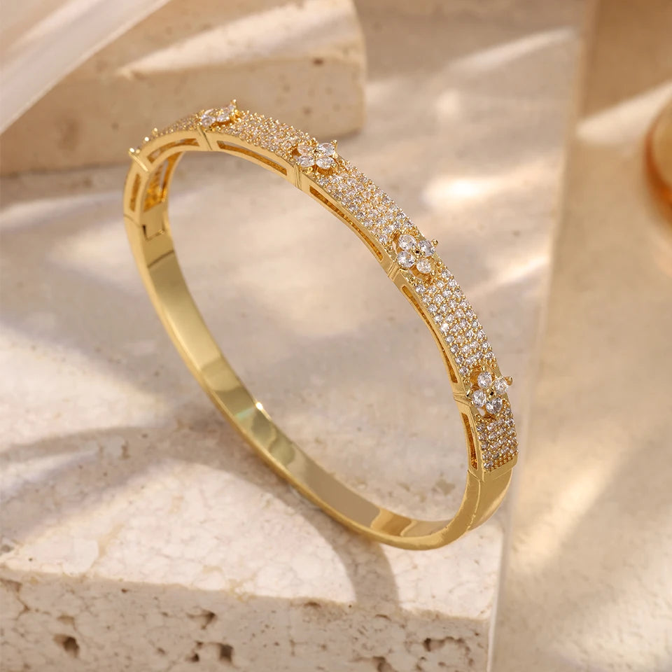 Shiny CZ Flower Open Bracelet