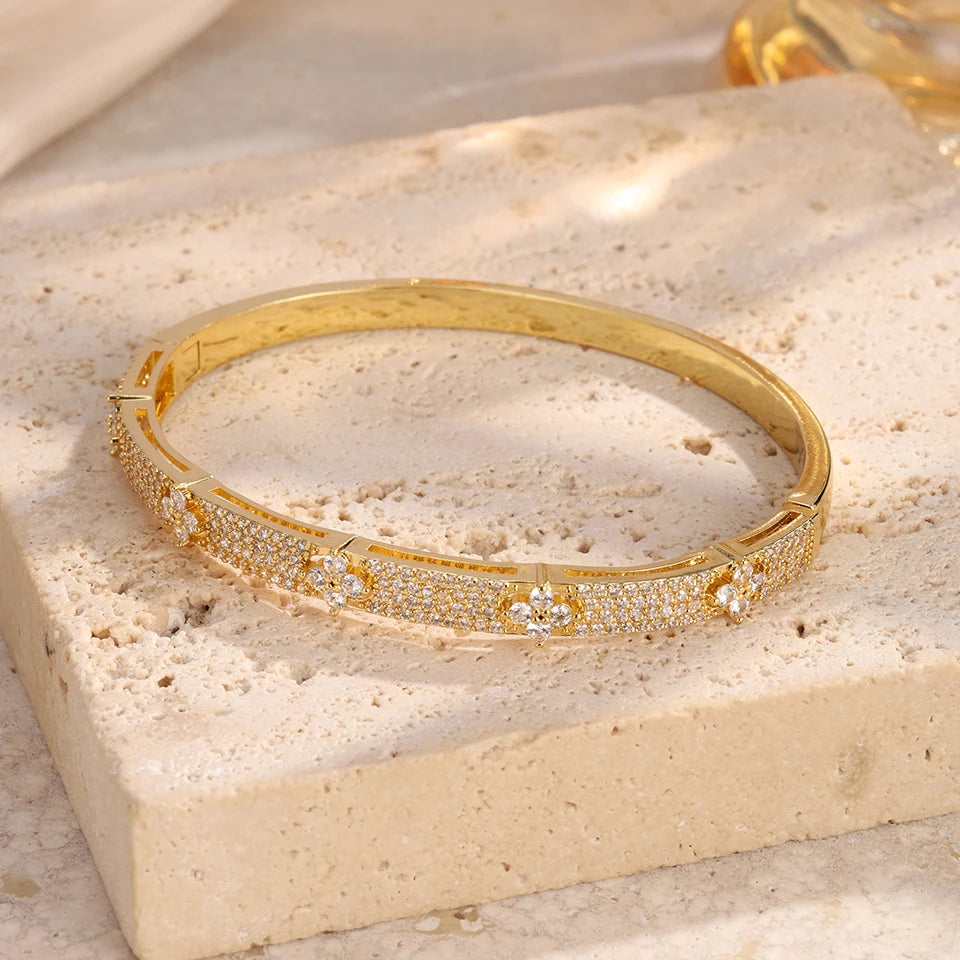 Shiny CZ Flower Open Bracelet