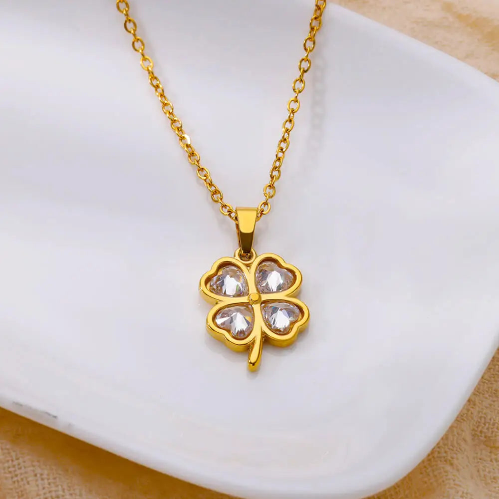 Green Clover Pendant Necklace