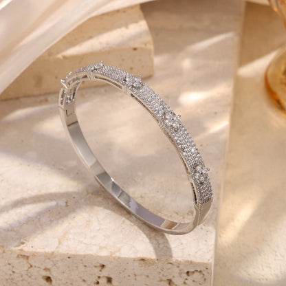 Shiny CZ Flower Open Bracelet