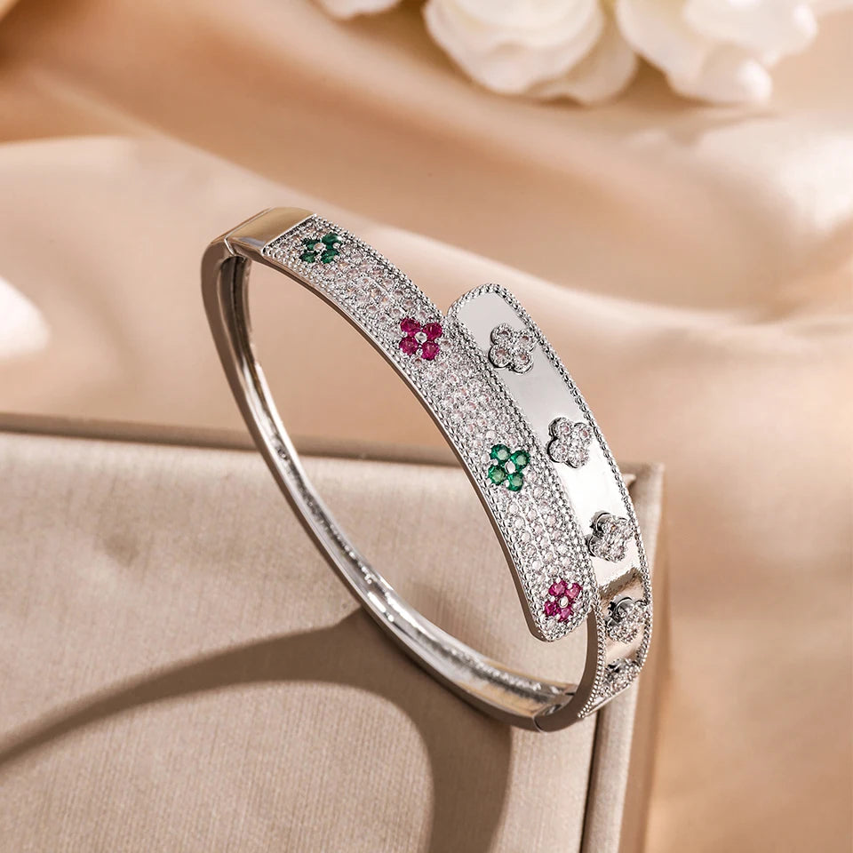Shiny CZ Flower Open Bracelet