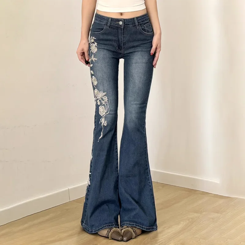 Retro Floral Embroidered Jeans
