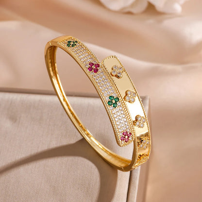 Shiny CZ Flower Open Bracelet